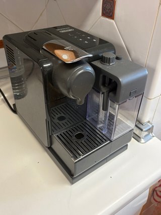 Cafetera Nespresso Delonghi Lattissima Touch