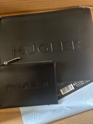 Mugler Cartera y Neceser Negro