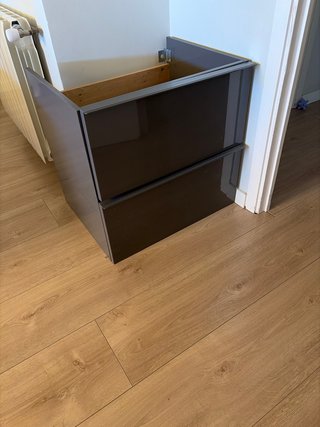 Mueble de baño gris oscuro