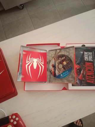 Consola PS4 Spider-Man Edición Limitada Roja