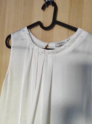 Camiseta Cortefiel blanca sin mangas