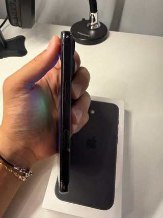 iPhone 16 Nero