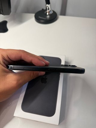 iPhone 16 Nero
