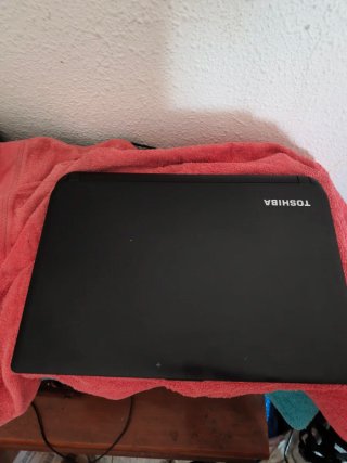 Portátil Toshiba 14"seminuevo mediano Ligero 500gb