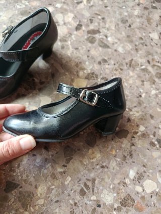 Zapatos Flamenca para niña talla 28