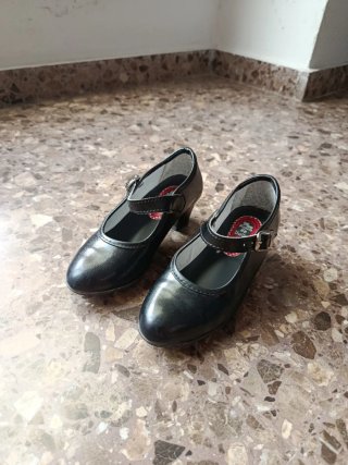 Zapatos Flamenca para niña talla 28