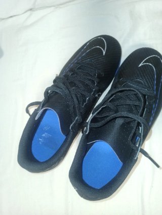Botas de fútbol Nike Negras y Azules