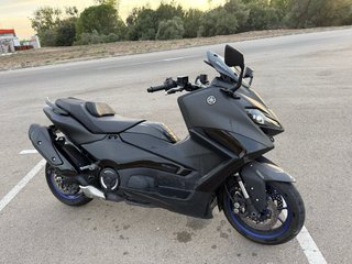 Yamaha TMAX 560 2024 Negra
