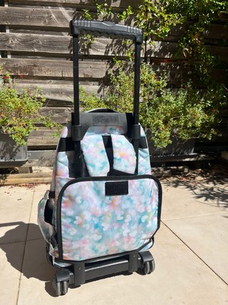 Mochila Totto con ruedas y estampado