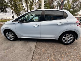 Se vende Peugeot 208 gasolina, año 2015