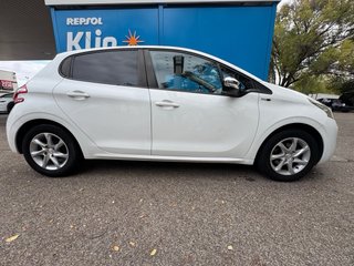 Se vende Peugeot 208 gasolina, año 2015
