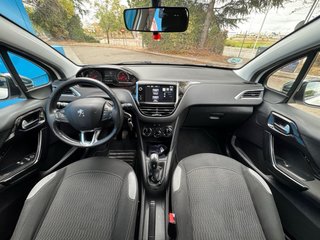 Se vende Peugeot 208 gasolina, año 2015