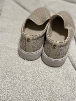 Zapatillas Michael Kors Beige y Doradas