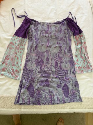 Vestido Y2K serpiente mangas campana
