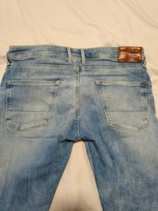 Pantalones Levi's Azules y desigual y diesel