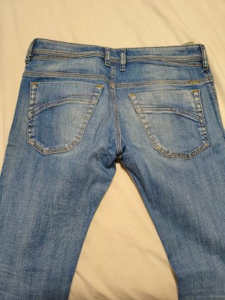 Pantalones Levi's Azules y desigual y diesel