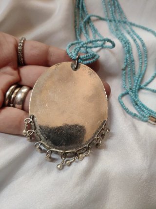 Collana etnica con ciondolo blu e argento