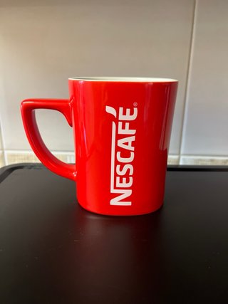 Taza Nescafé Roja París Torre Eiffel