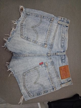 Levi's 501 Shorts Vaqueros Desgastados