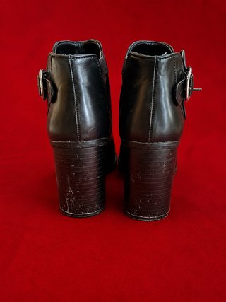Botines Pull&Bear tacón hebilla negros talla 36