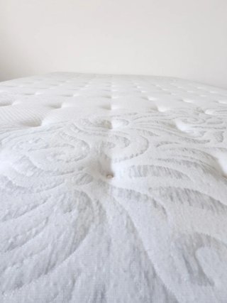 Colchón matrimonio Sealy Iowa para cama doble 150