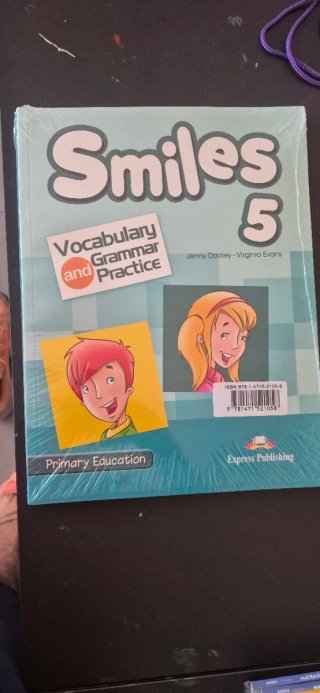 Libro de inglés Smiles 5