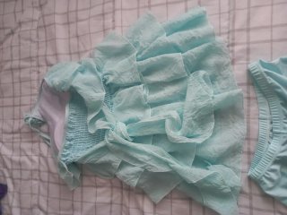 Conjunto de short y vestido con volantes