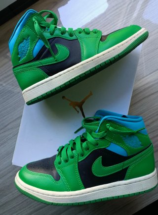 Nike Air Jordan 1 Mid Verde y Azul