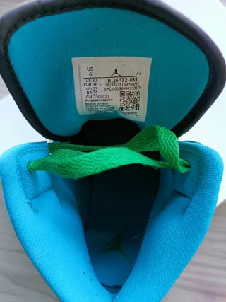 Nike Air Jordan 1 Mid Verde y Azul