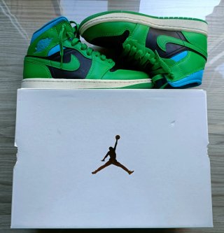 Nike Air Jordan 1 Mid Verde y Azul