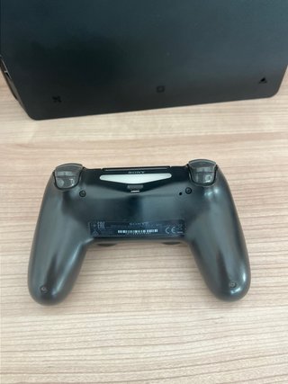 PS4 Slim 500GB + Mando + 2 Juegos
