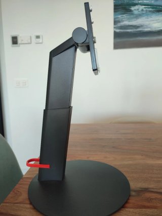 Supporto da tavolo per monitor
