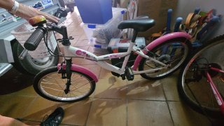 Bicicleta niña rosa y blanca
