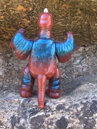Figura Sofubi Kaiju Bullmark