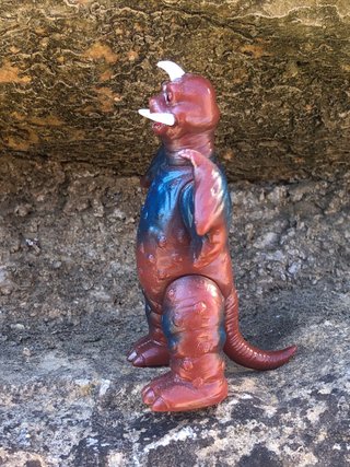 Figura Sofubi Kaiju Bullmark