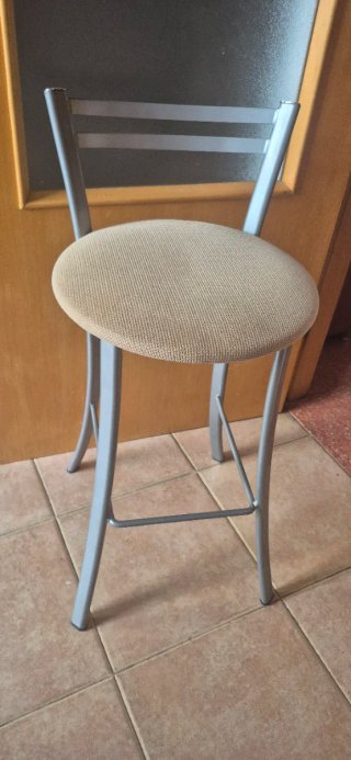 2 Sillas Altas Cocina Beige Metal