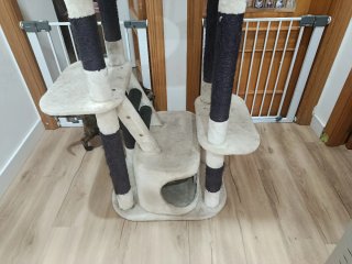 Rascador para gatos con hamaca y túnel