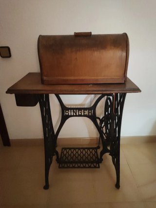 Máquina de coser Singer antigua