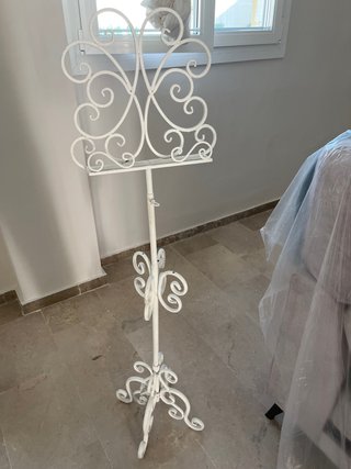 Atril de forja blanco