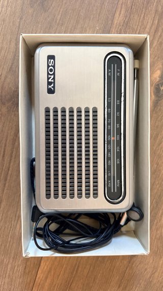 Radio Portátil Sony AM/FM Vintage Plata
