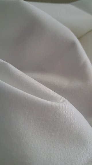 Tela terciopelada blanca