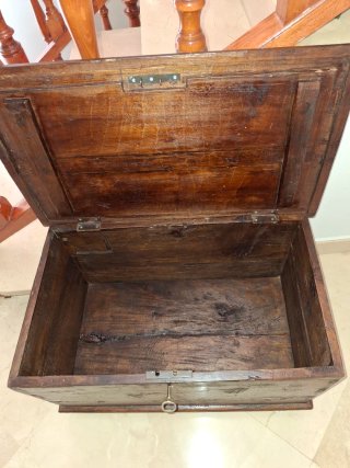 Baúl de madera maciza teka