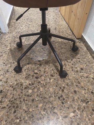 Silla de escritorio de polipiel marrón