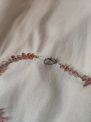 Girocollo con ciondolo rosa