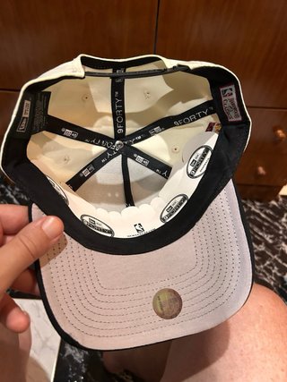 Gorra New Era Chicago Bulls Beige y Negra