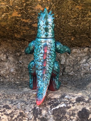 Figura sofubi kaiju bullmark