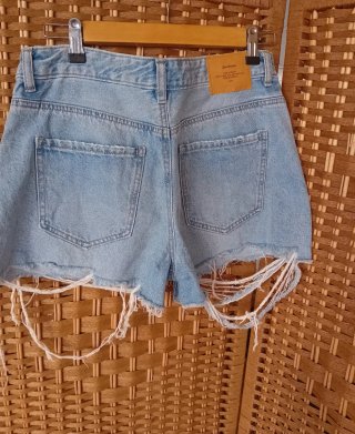 Shorts vaqueros Stradivarius desgastados
