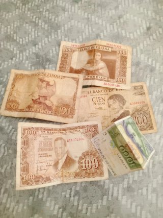Billetes 100 y 1000 pesetas España
