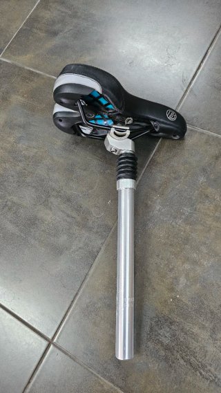 Sillín Bici con Suspensión Negro