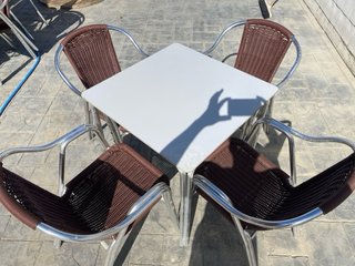 Mesa y Sillas Aluminio Bar